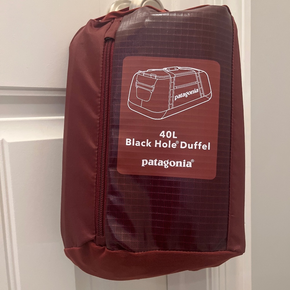 Patagonia Black hole duffel bag 40 L